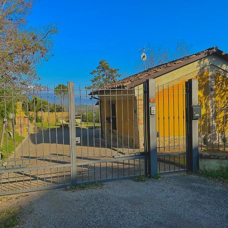 Casolare Del Maestrale - M&M Holiday House بيرودجا المظهر الخارجي الصورة